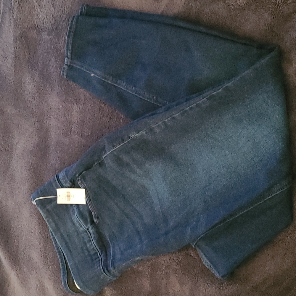 NWT Old Navy Rockstar Super Skinny High Rise Jeggings! Size 16 Plus